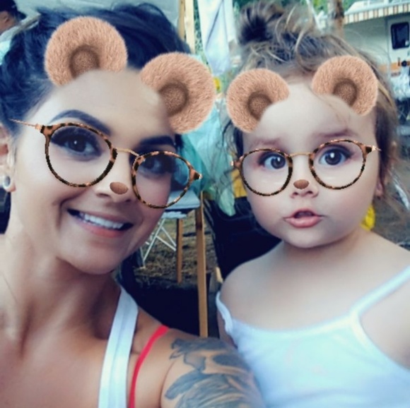 Meet your Posher, Christina - Picture 2 of 9